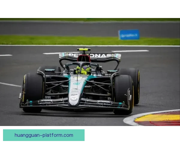 拉塞尔首段领先安东内利后两段逆转速度最快