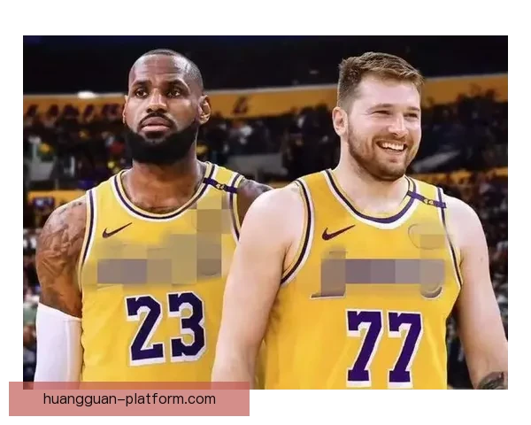 詹姆斯背靠背三双创历史新高 与东契奇赛后熊抱激情庆祝