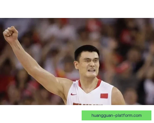 他在NBA的影响力堪比姚明 被誉为中国篮球的名片和全球代言人